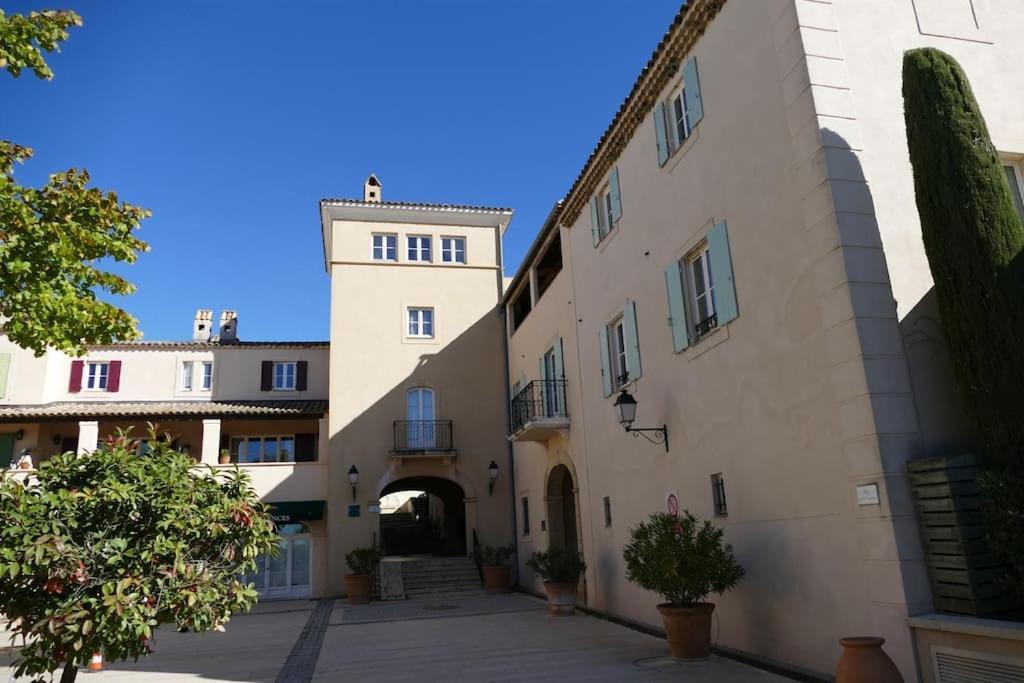 Appartement Clim & Piscine Sur Golf Pont-Royal Exterior photo