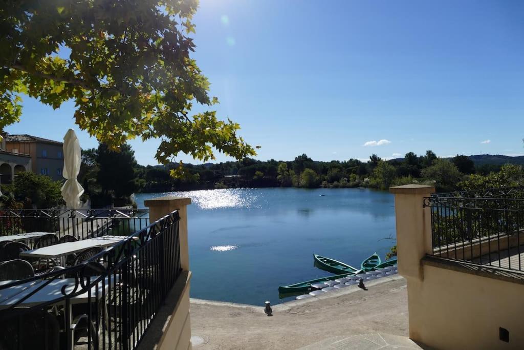 Appartement Clim & Piscine Sur Golf Pont-Royal Exterior photo